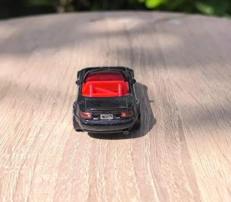 Hot Wheels Mazda Miata 1:64