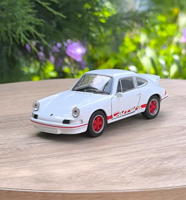 AutoArt Porsche Carrera 1:36
