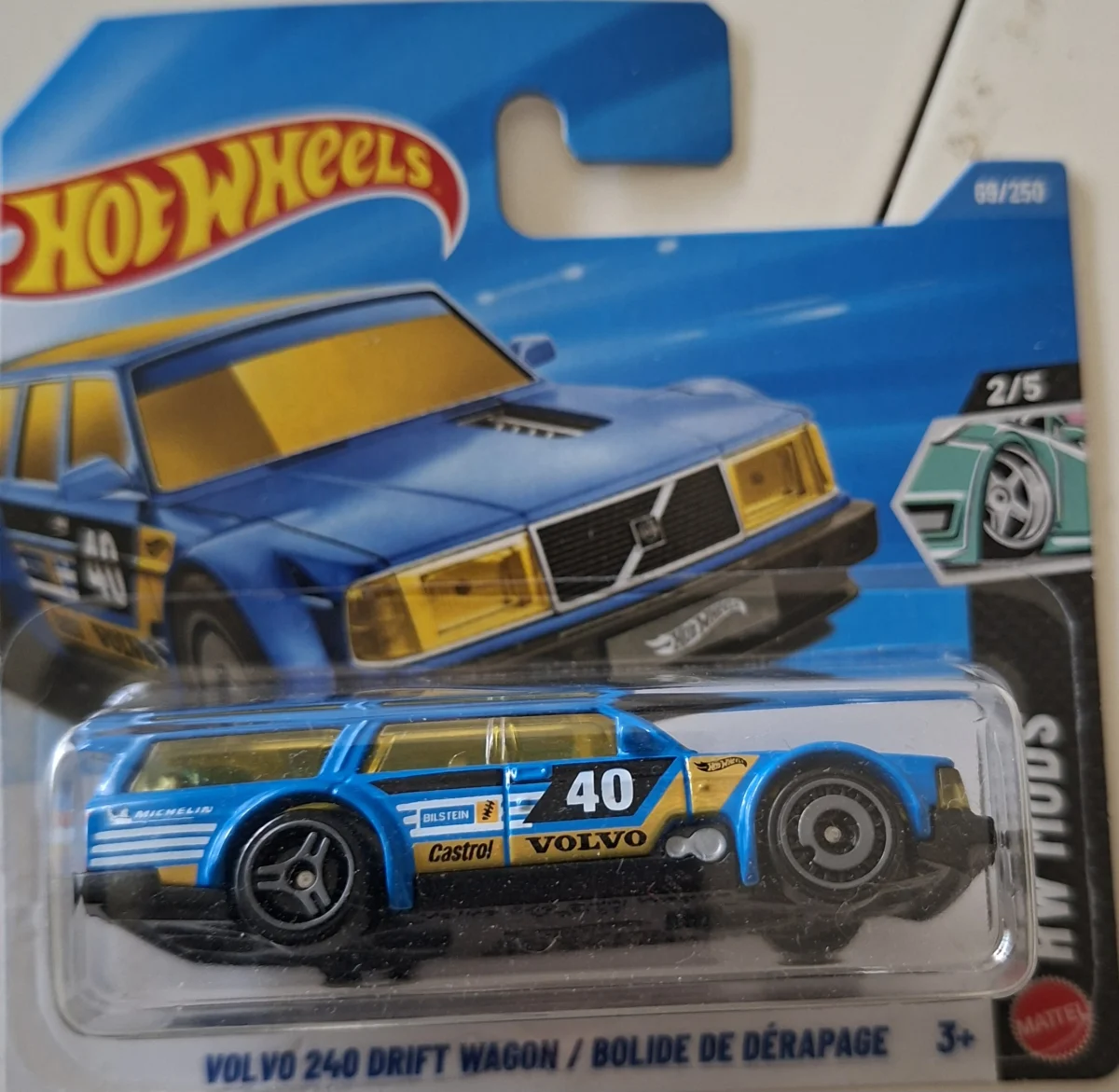 Hot Wheels Volvo 240 drift wagon 1:64