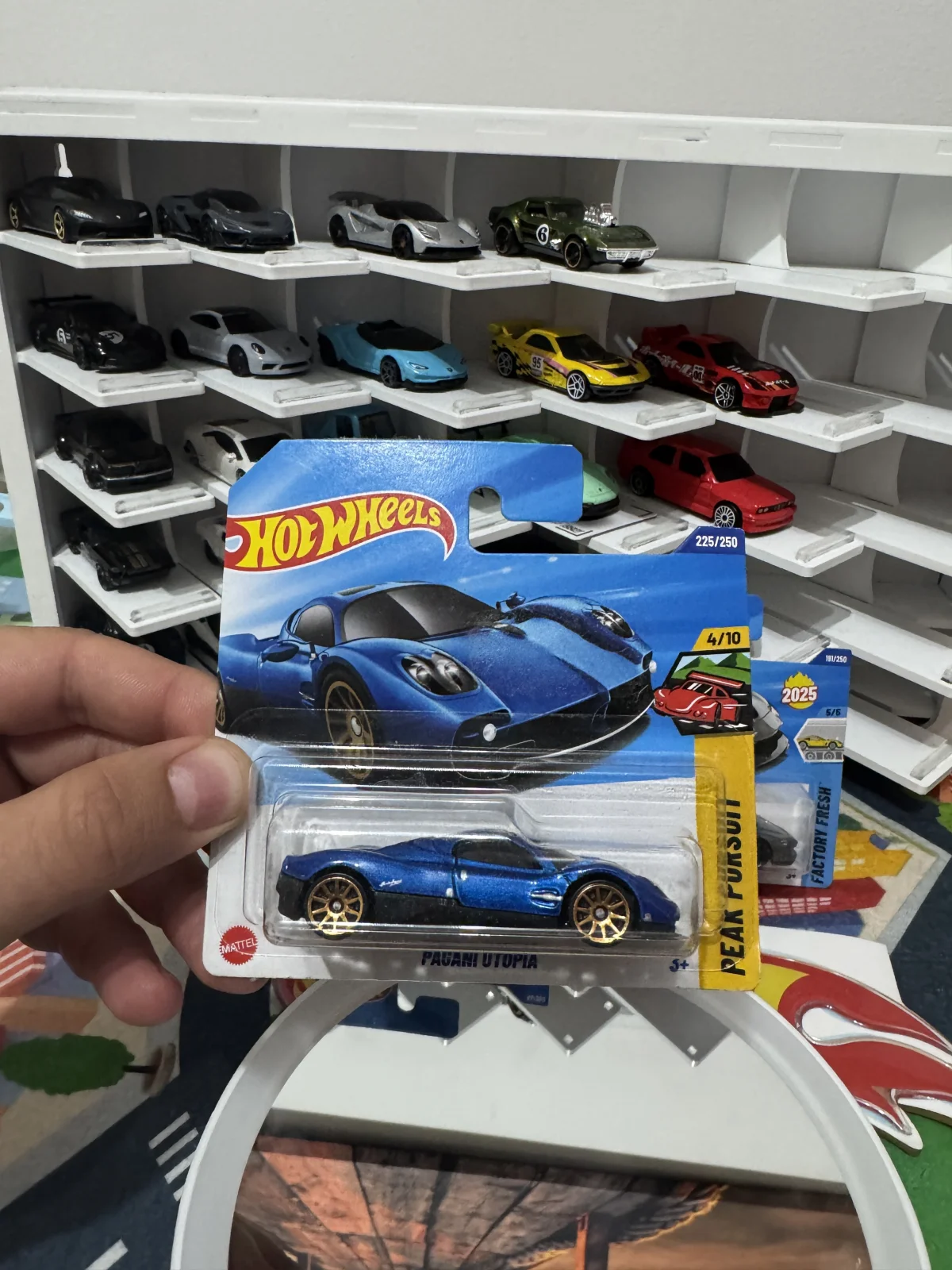 Hot Wheels Pagani utopia  1:64