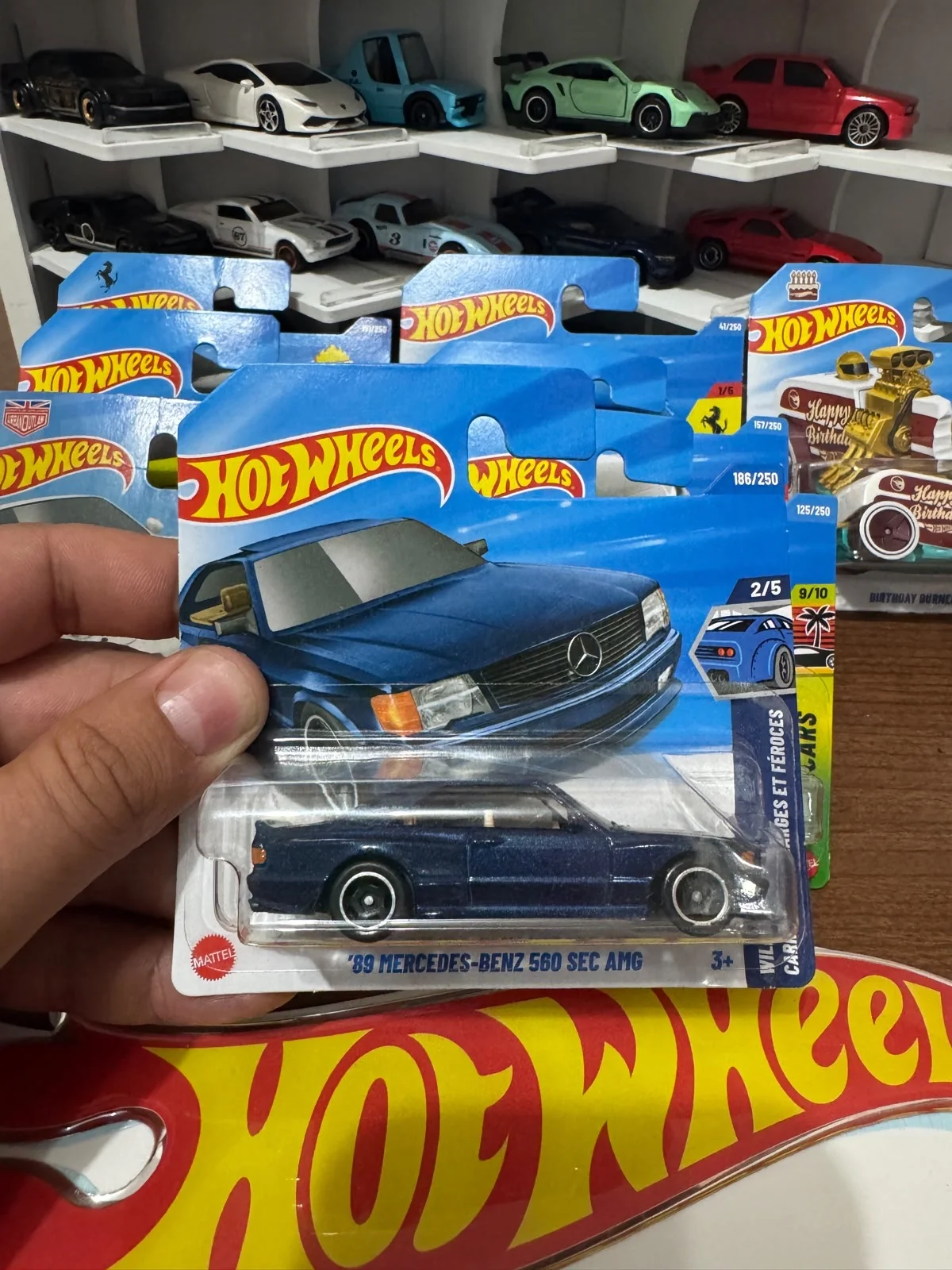 Hot Wheels Mercedes-BENZ 560 AMG ‘86 1:64