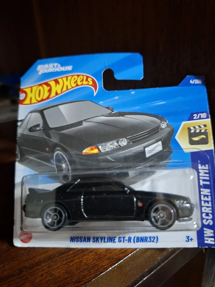 Hot Wheels Nissan Skyline GTR r32 1:64
