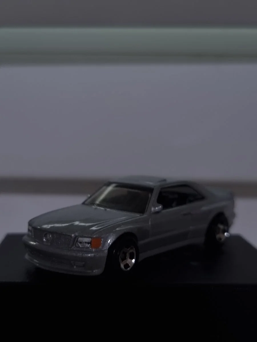 Hot Wheels Mercedes 560SEC AMG 1:64