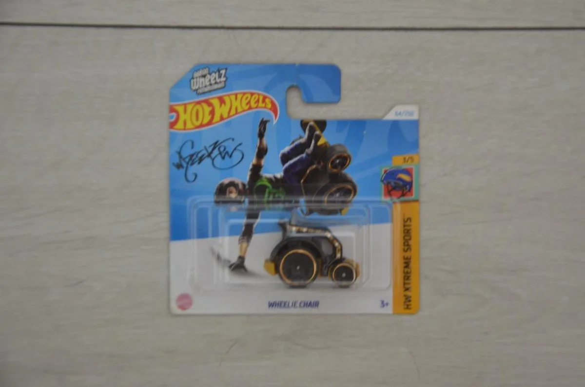 Hot Wheels WheelieChair - Golden edition 1:64