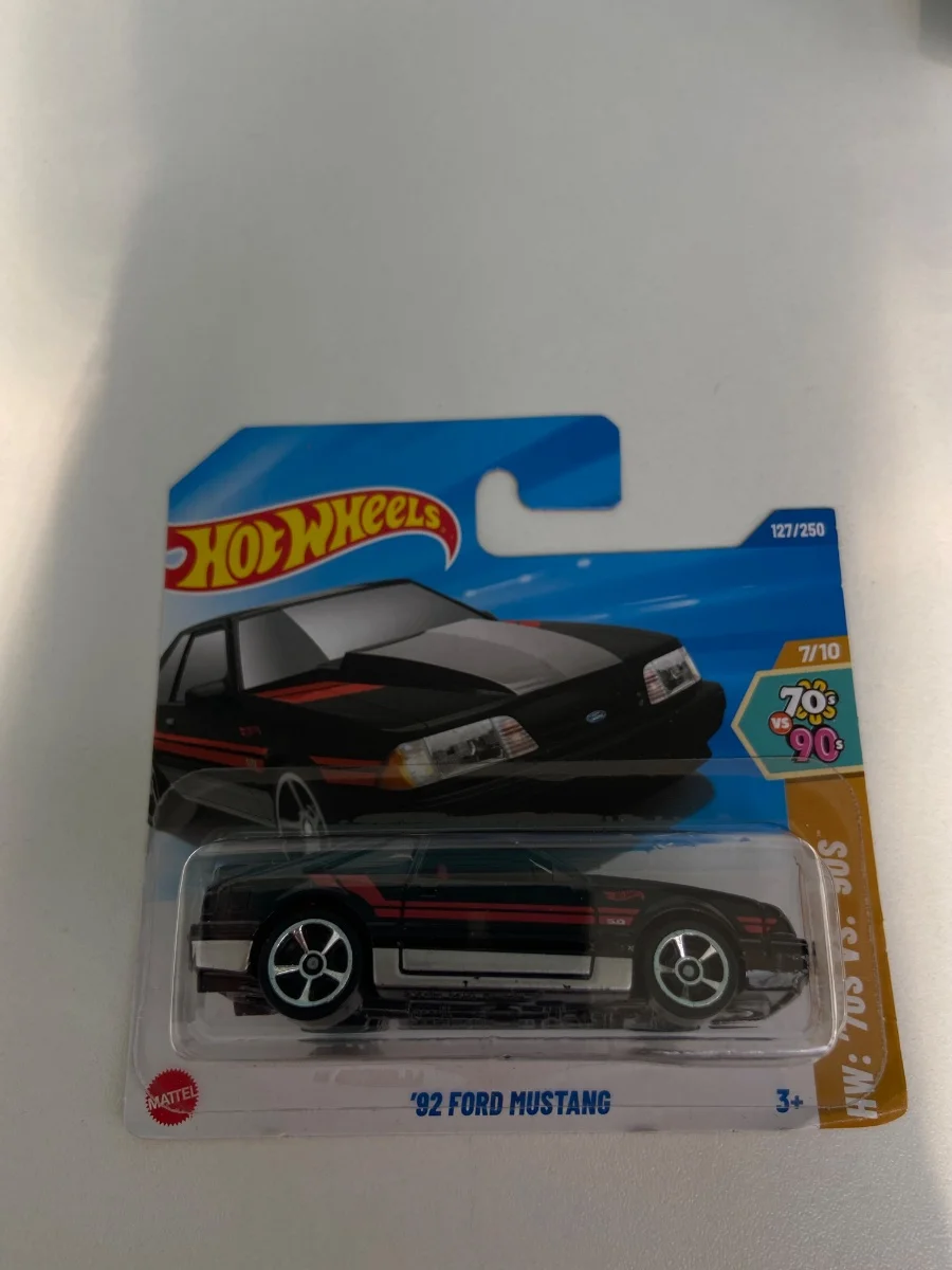 Hot Wheels ‘92 FORD MUSTANG 1:64