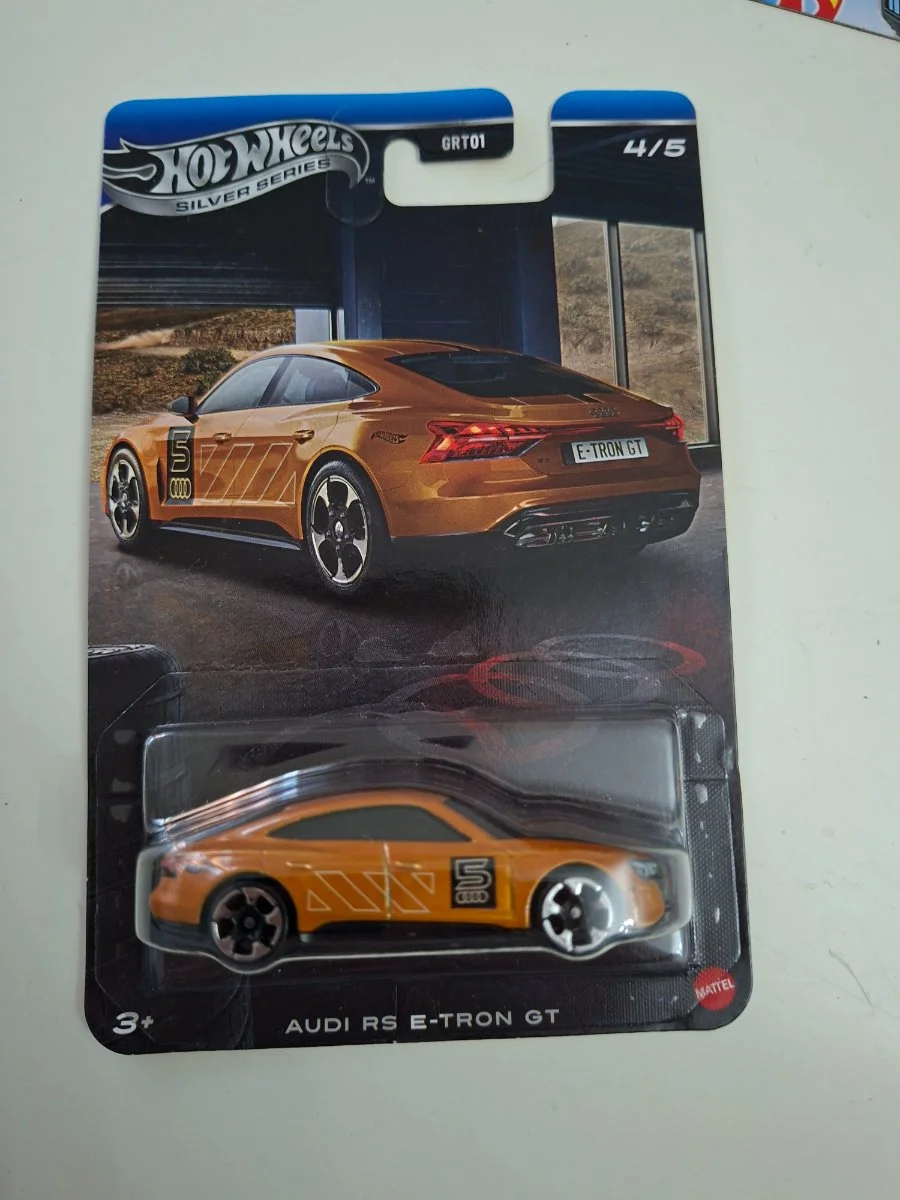 Hot Wheels Audi RS E tron GT 1:64