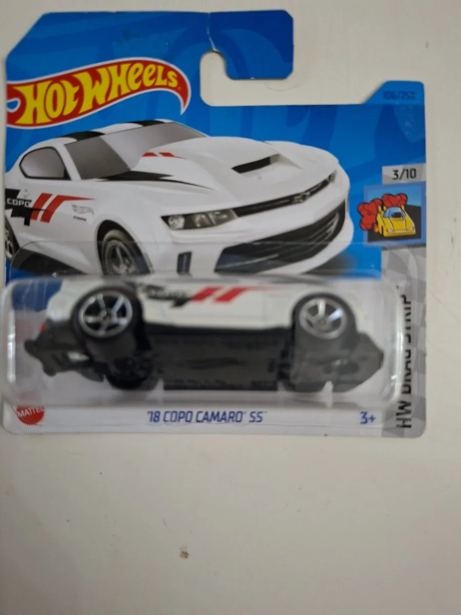 Hot Wheels '18 Copo Camaro SS 1:64