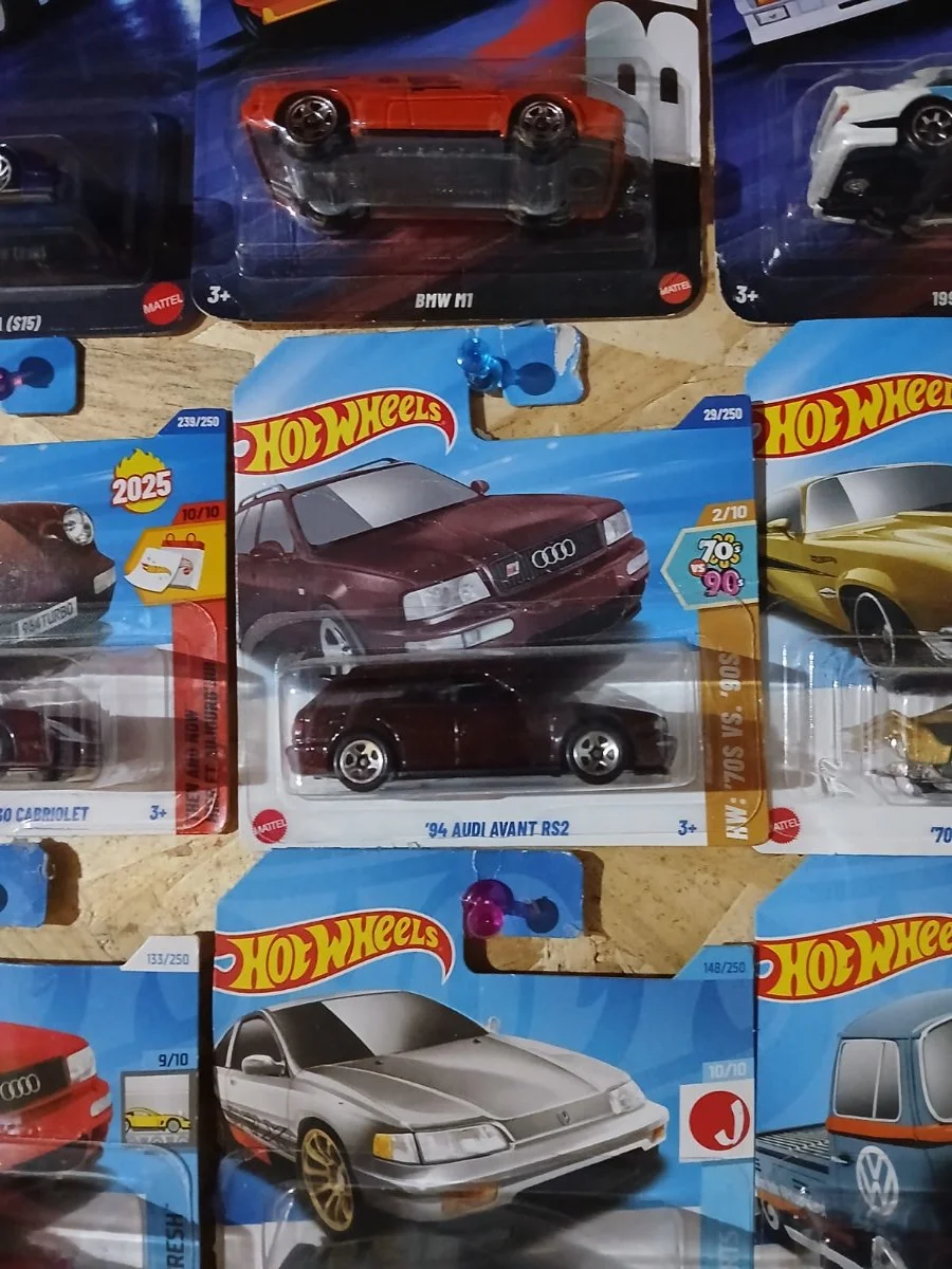 AutoArt 94 audi avant rs2 1:64