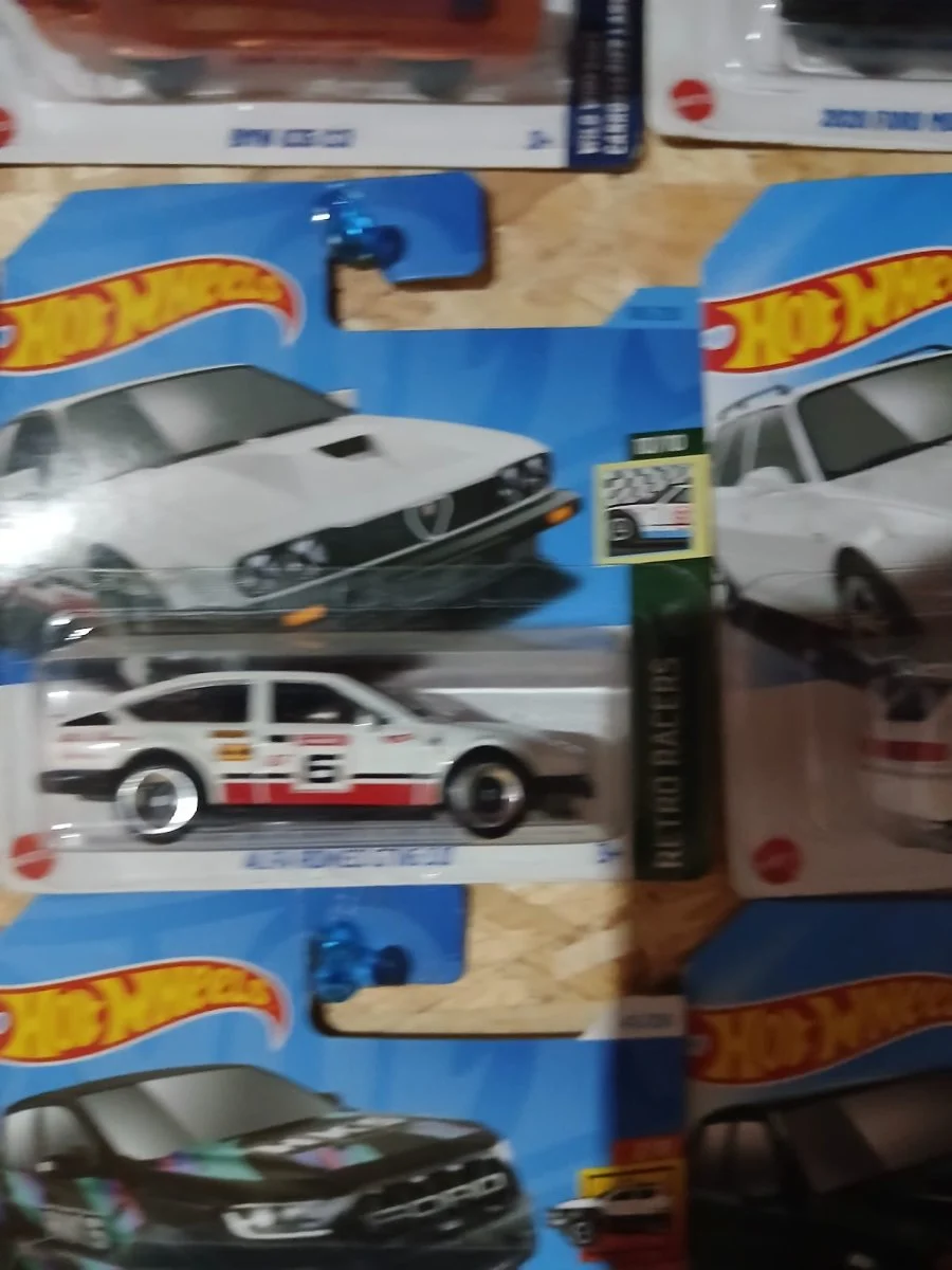 AutoArt Alfa romeo gtv6 3.0 1:64