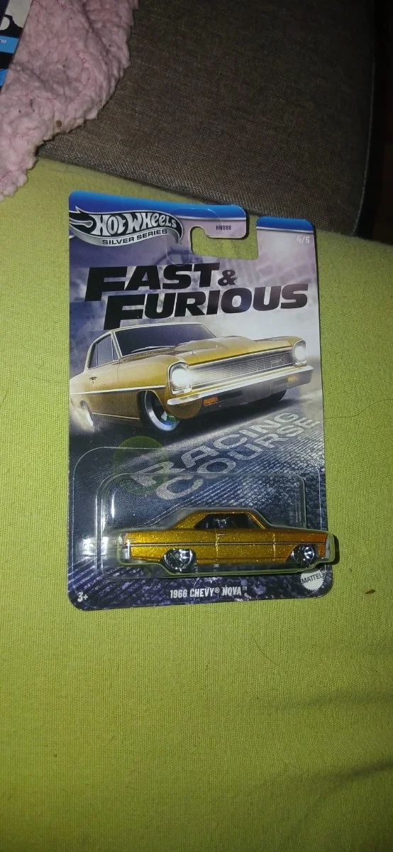 AutoArt 1966 chevy nova 1:64