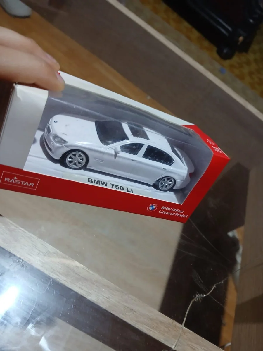 AutoArt Bmw 750li 1:64