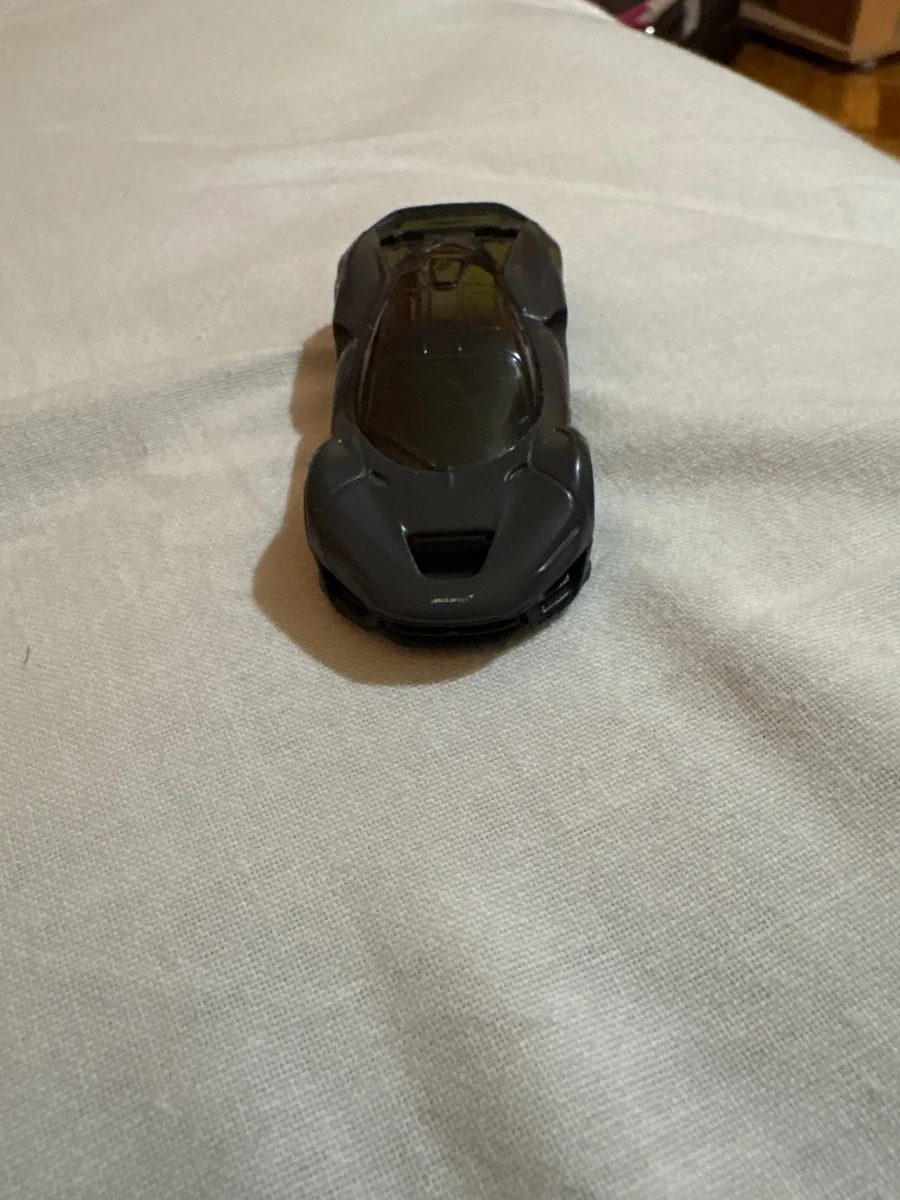 Hot Wheels McLaren W1 1:64
