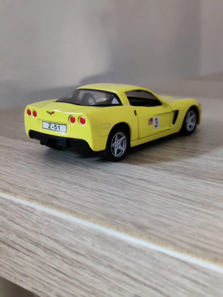 Ostalo Corvette Z51 1:43