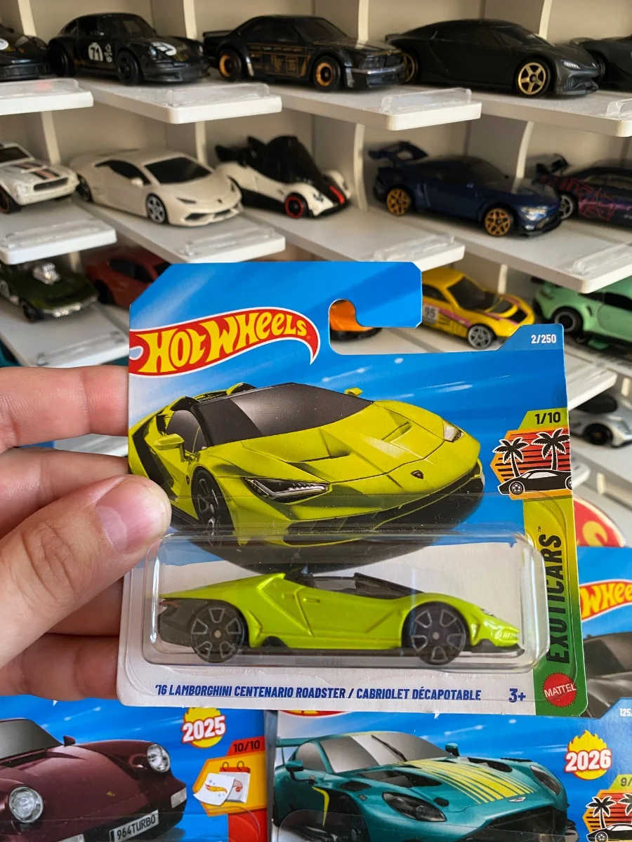 Hot Wheels Lamborghini centario roadster 1:64