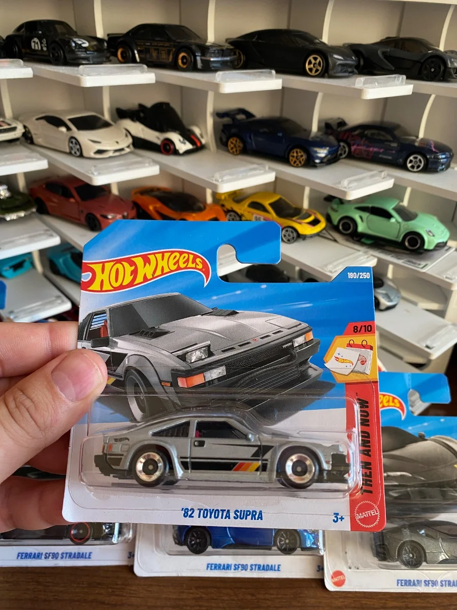 Hot Wheels Toyota supra ‘82 1:64