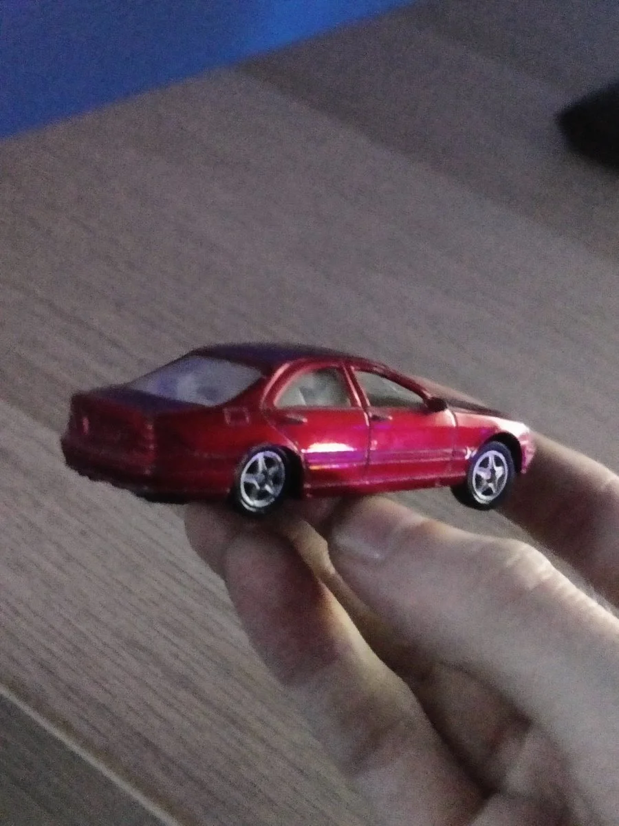 Welly Mercedes Benz S Class 1:64