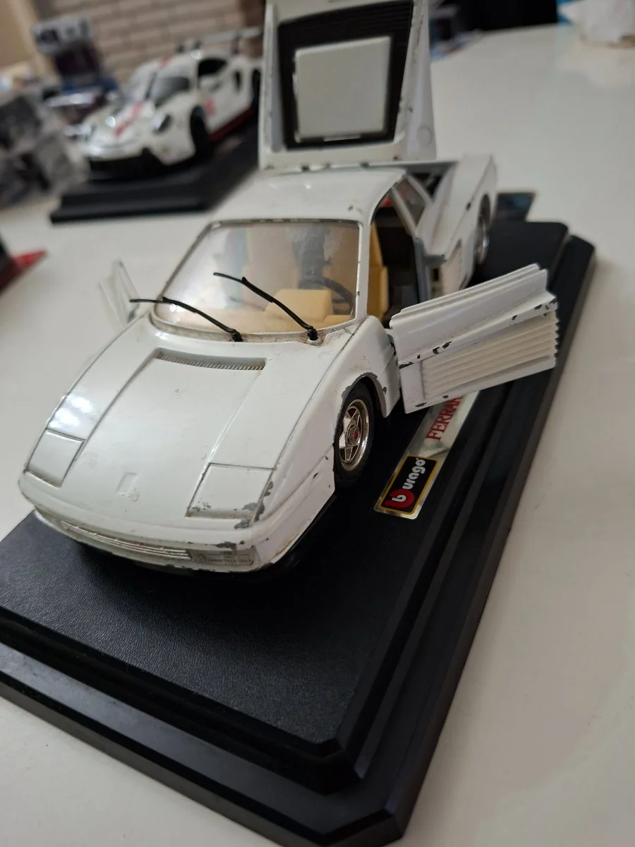 Bburago Ferarri Testarosa (1984) 1:24