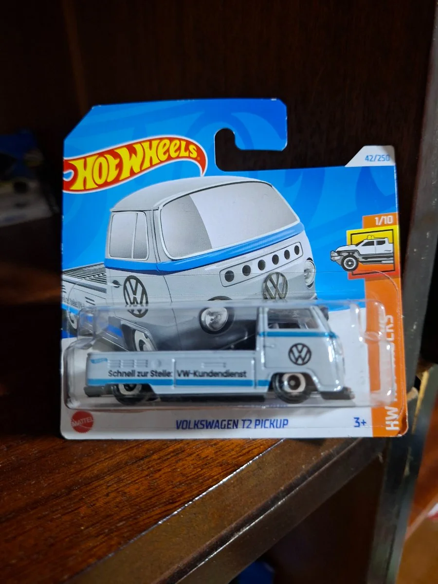 Hot Wheels Volkswagen T2 pickup 1:64
