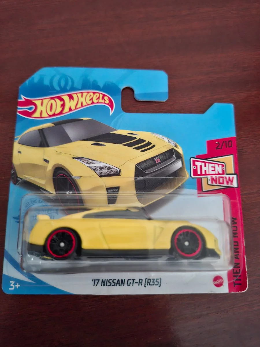 Hot Wheels '17 Nissan GT-R R35 1:64