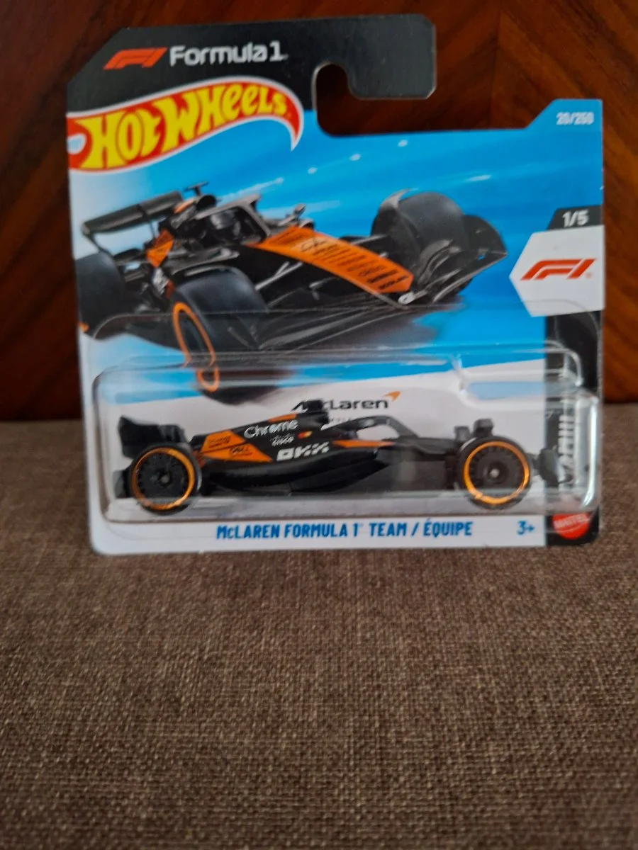 Hot Wheels McLaren Formula 1 Team / Equipe 1:64