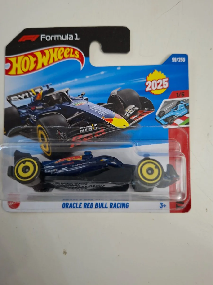Hot Wheels Oracle Red Bull Racing 1:64