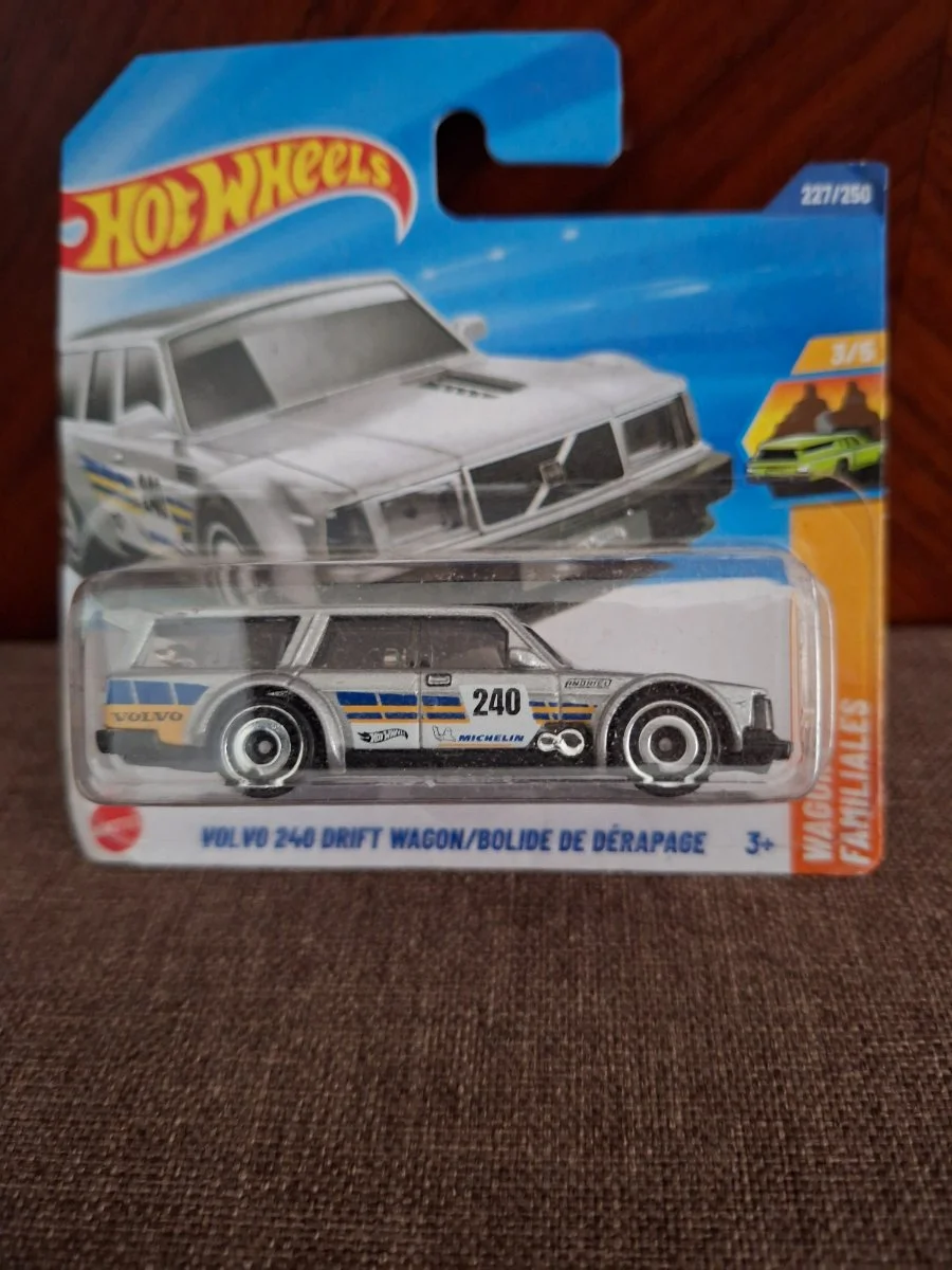 Hot Wheels Volvo 240 Drift vagon 1:64