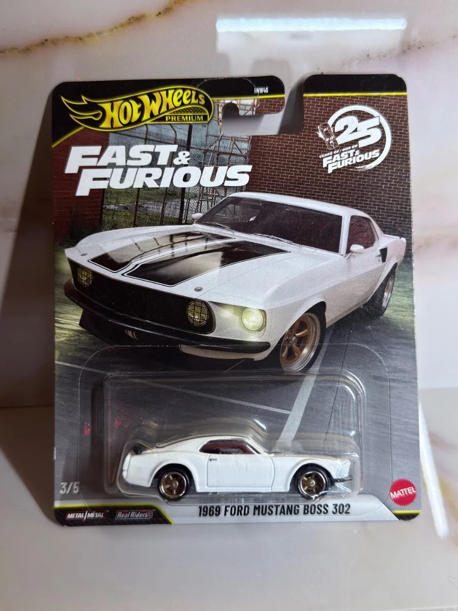 Hot Wheels 1969 FORD MUSTANG BOSS 302 1:64