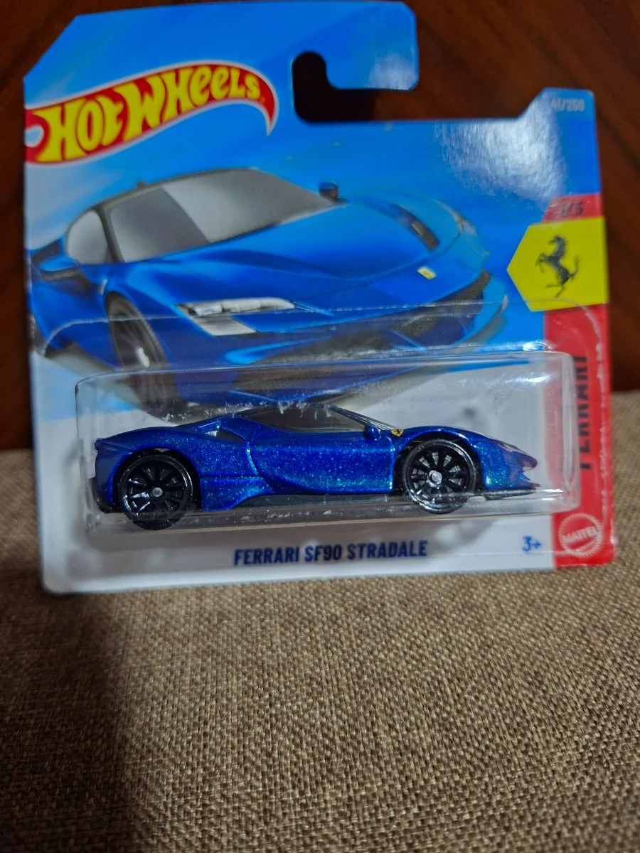 Hot Wheels Ferarri SF90 stradale 1:64