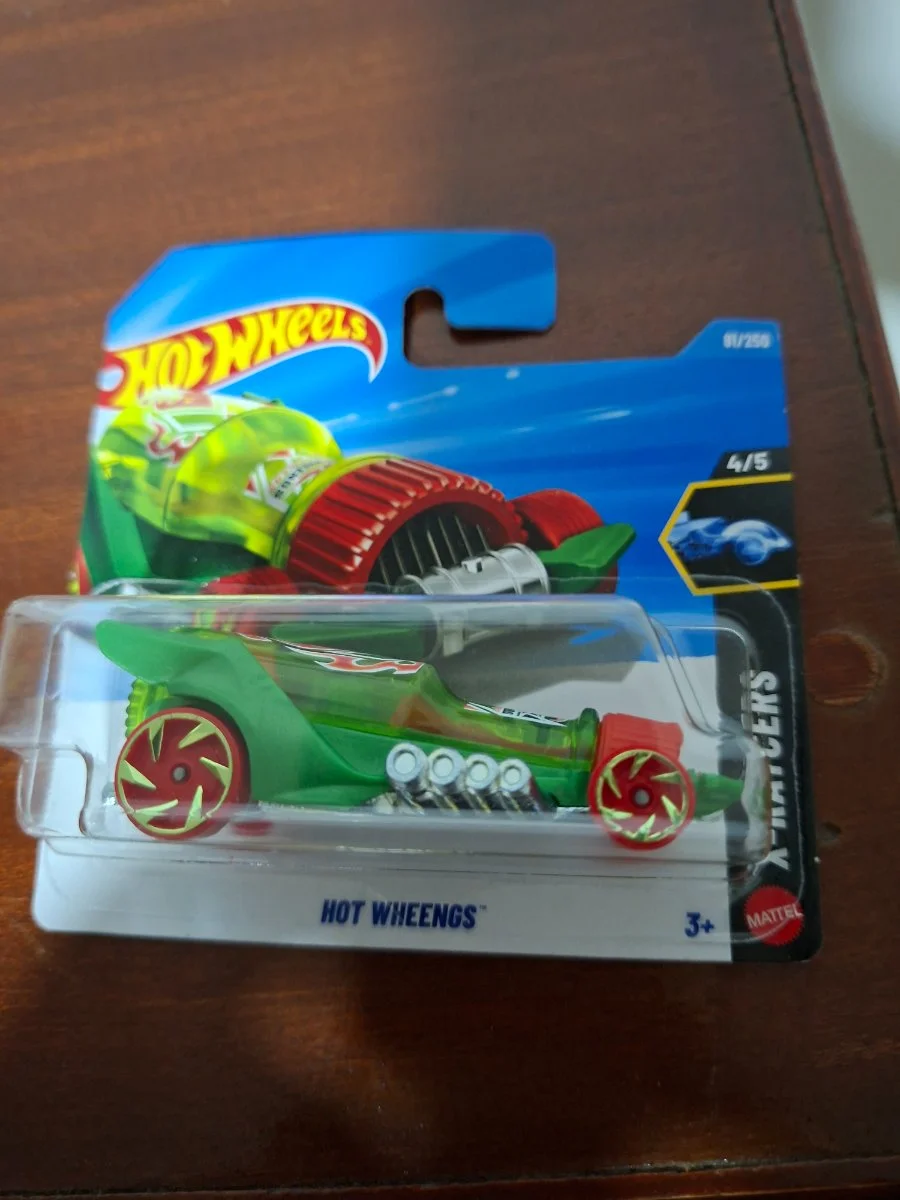 Hot Wheels Hot Wheengs  1:64