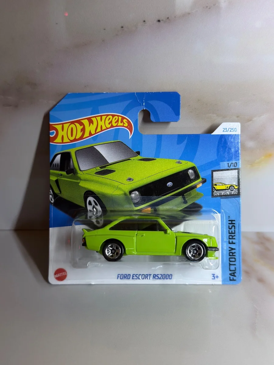 AutoArt FORD ESCORT RS2000 1:64