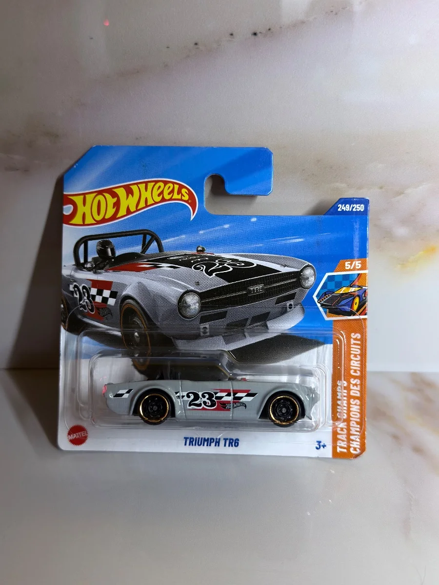 Hot Wheels TRIUMPH TR6 1:64
