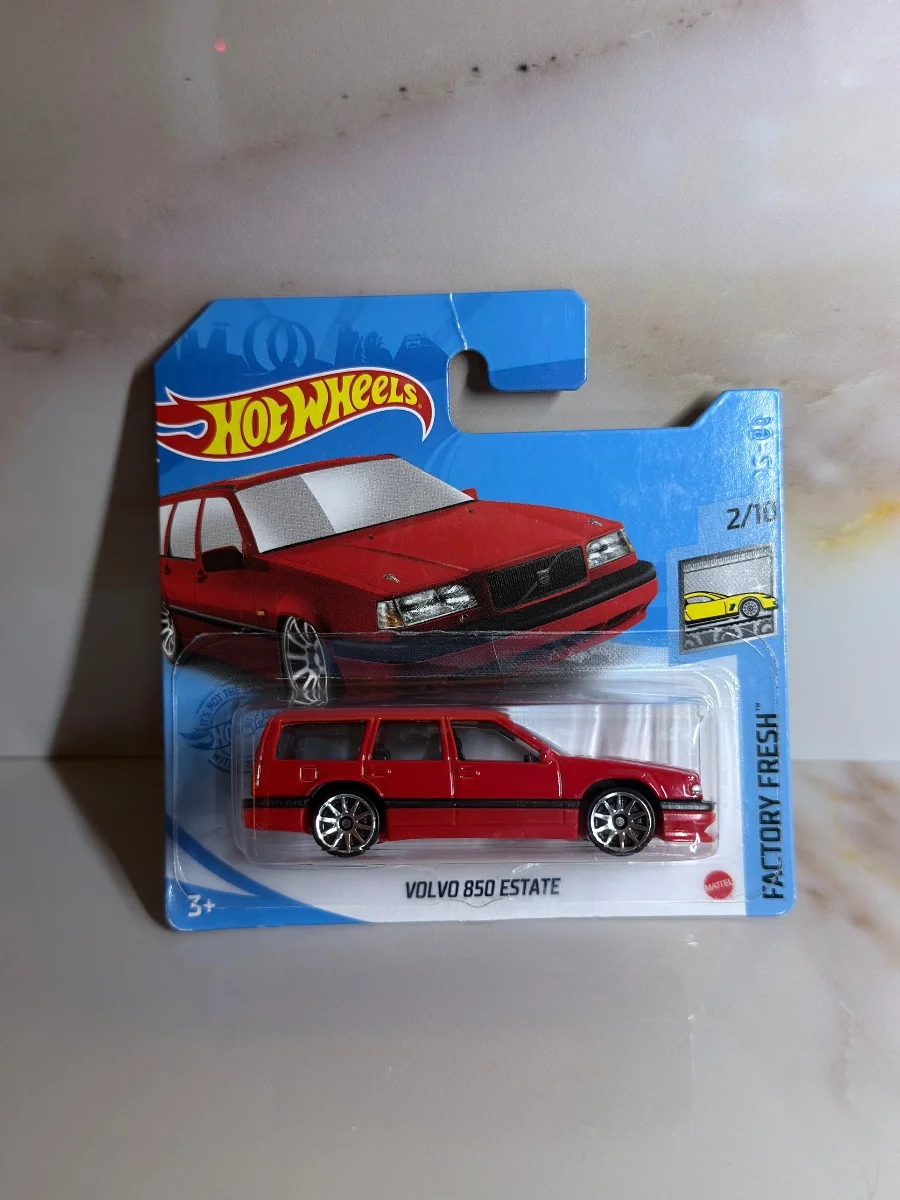 Hot Wheels VOLVO 850 ESTATE 1:64