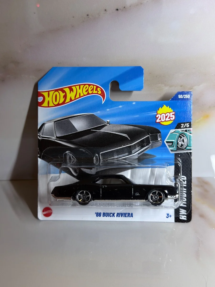 Hot Wheels ‘66 BUICK RIVIERA 1:64