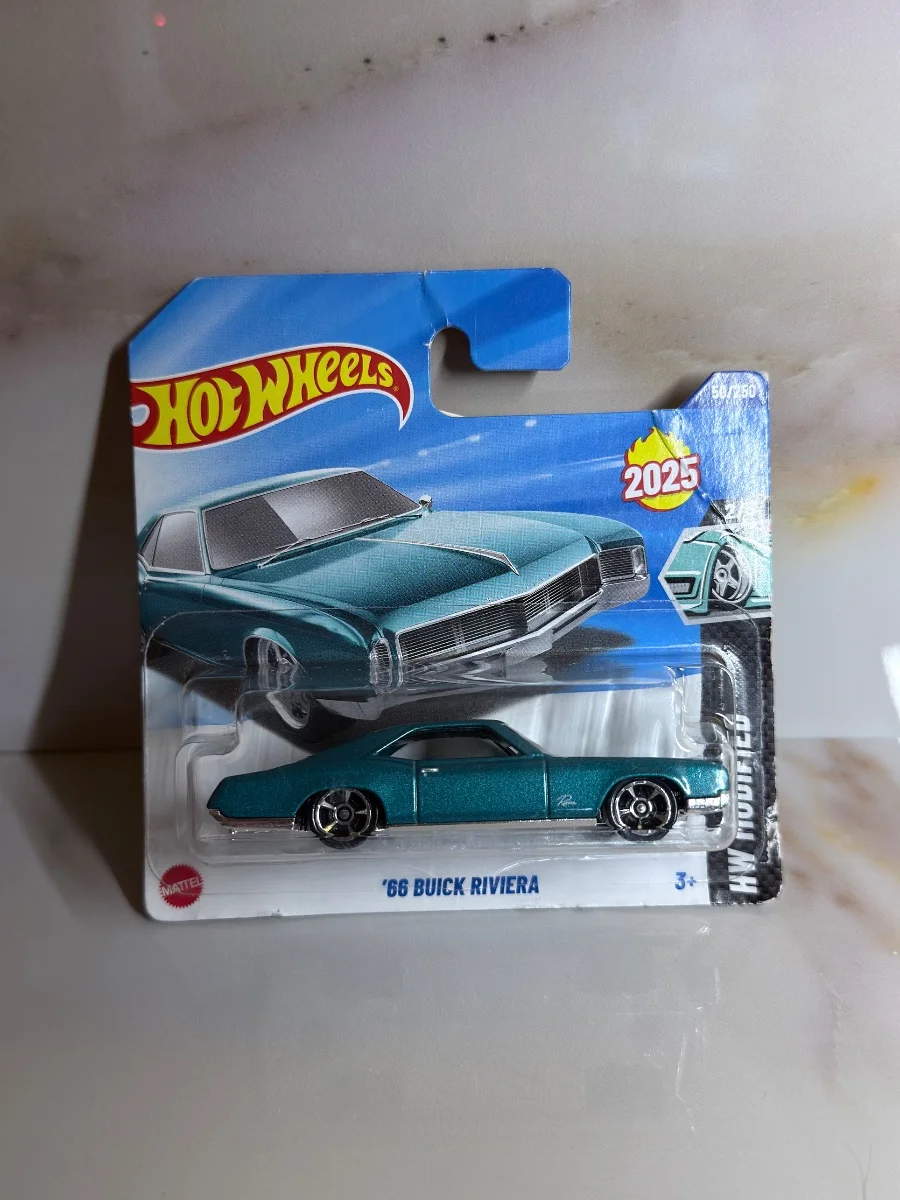 Hot Wheels ‘66 BUICK RIVIERA 1:64