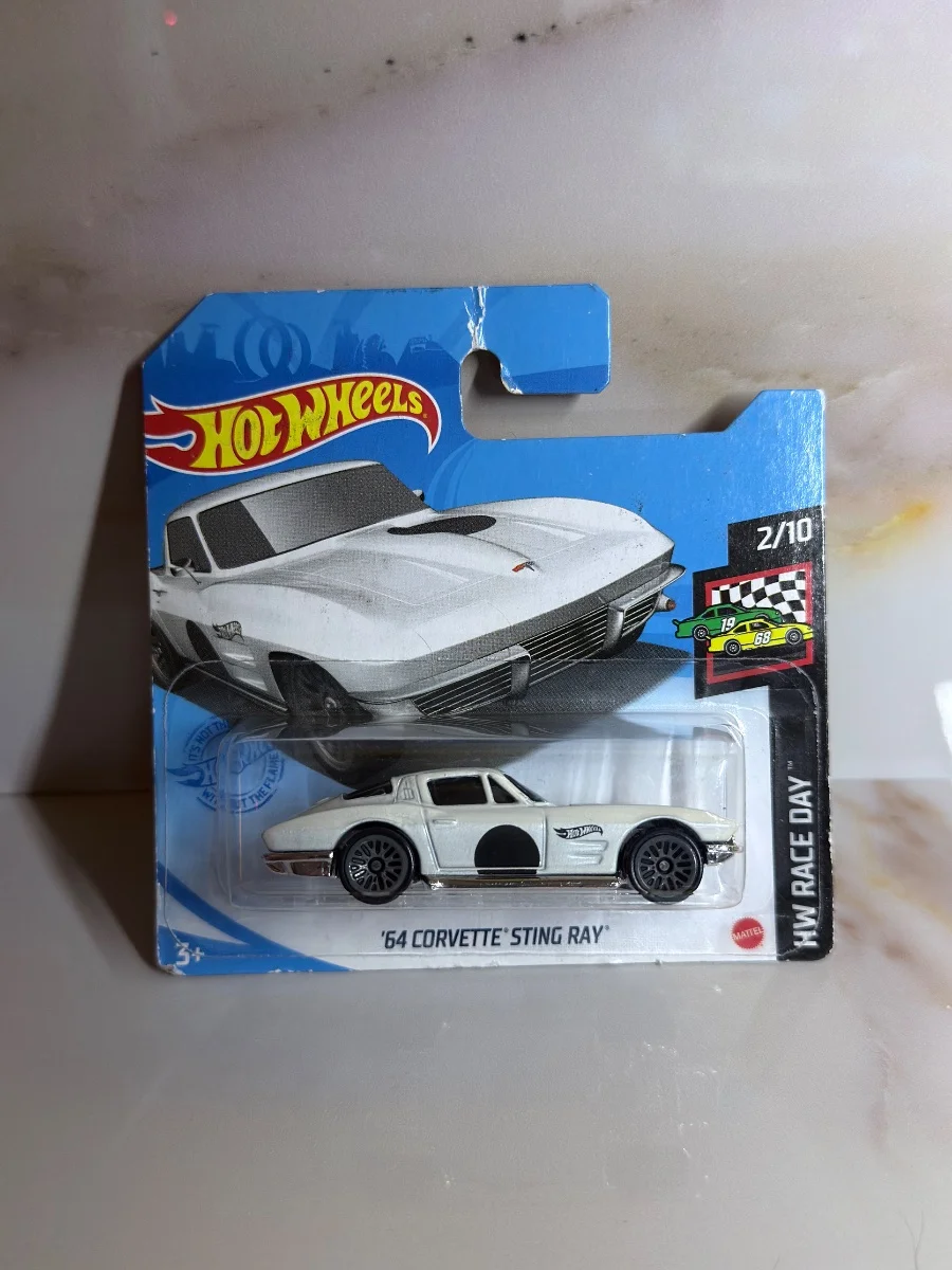 Hot Wheels ‘64 CORVETTE STING RAY 1:64