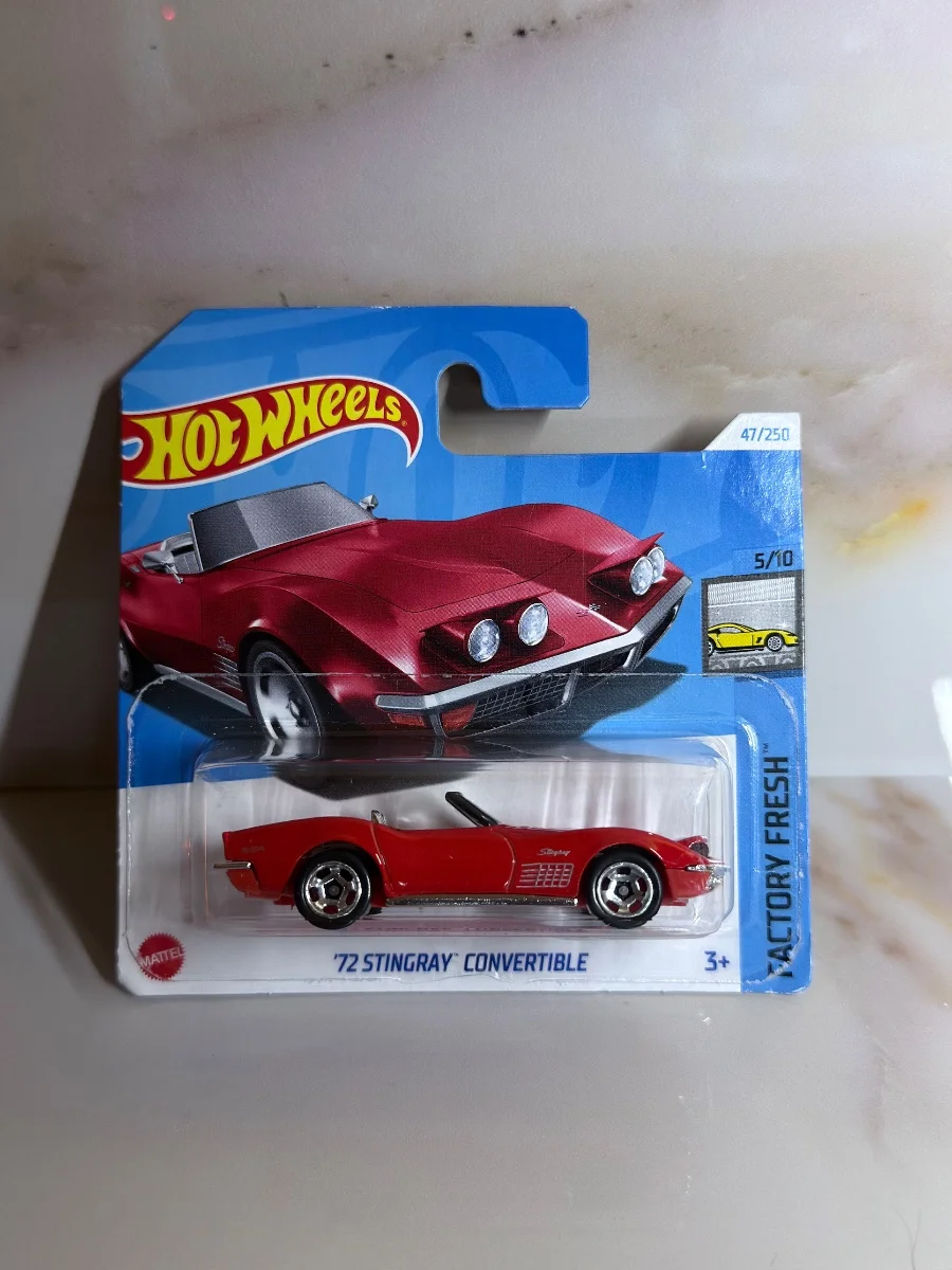 Hot Wheels ‘72 STINGRAY CONVERTIBLE 1:64