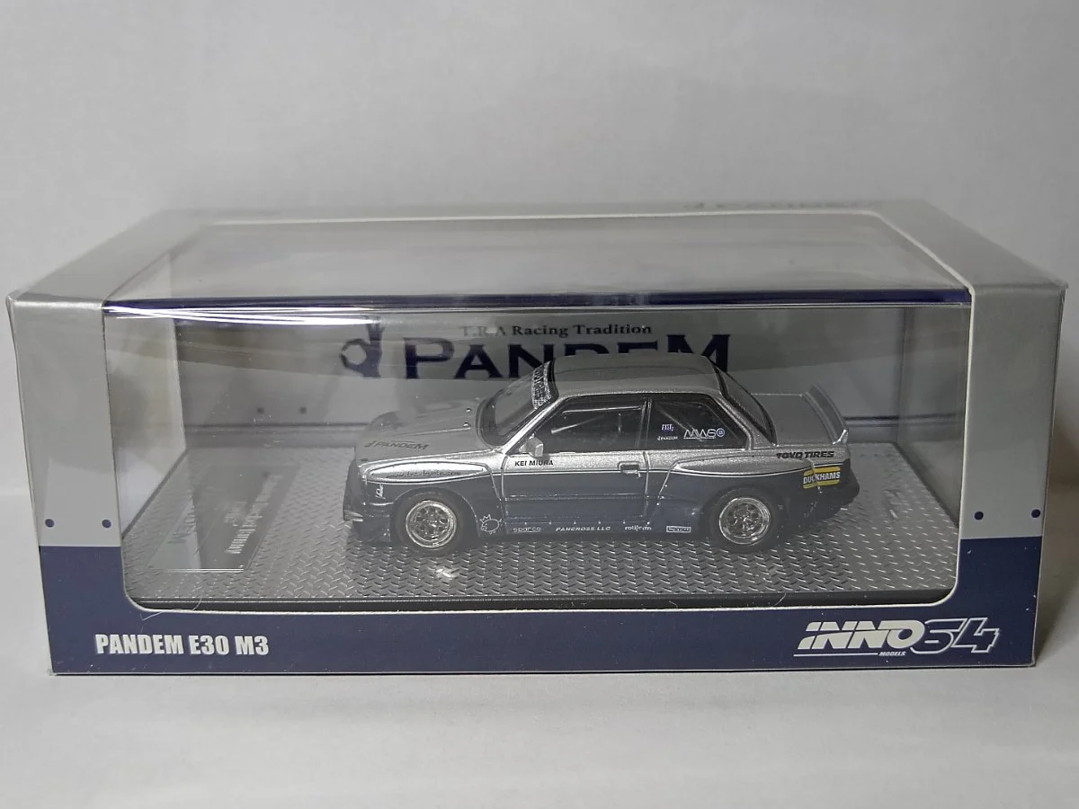 Inno64 Inno 1/64 Pandem BMW E30 1:64