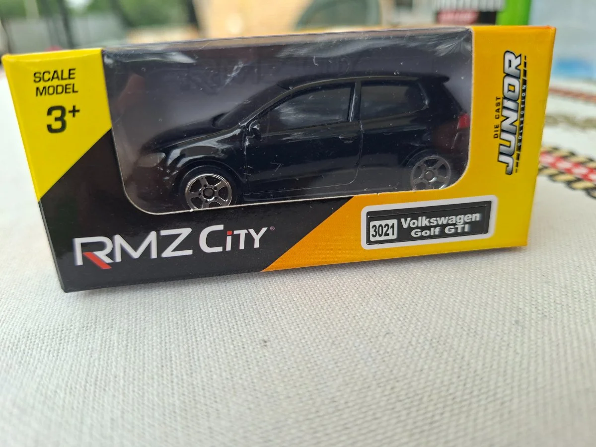 RMZ City Volkswagen GOLF GTI 1:64