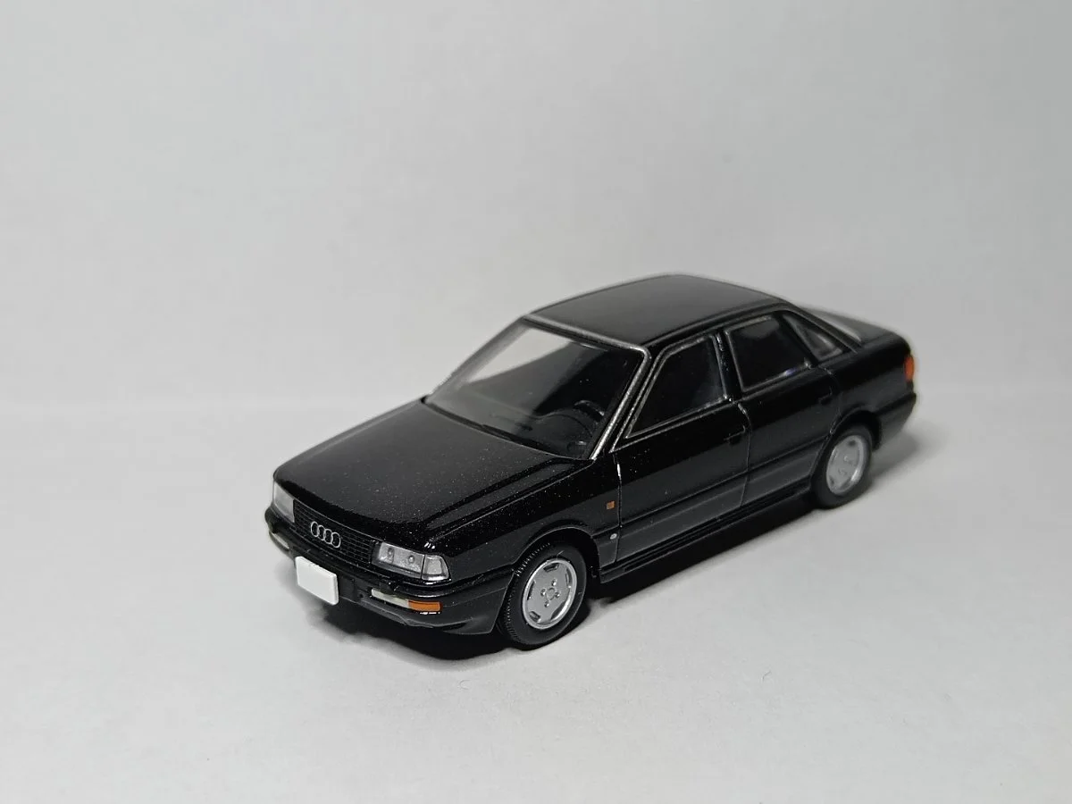 AutoArt Audi 90 2.3E  1:64
