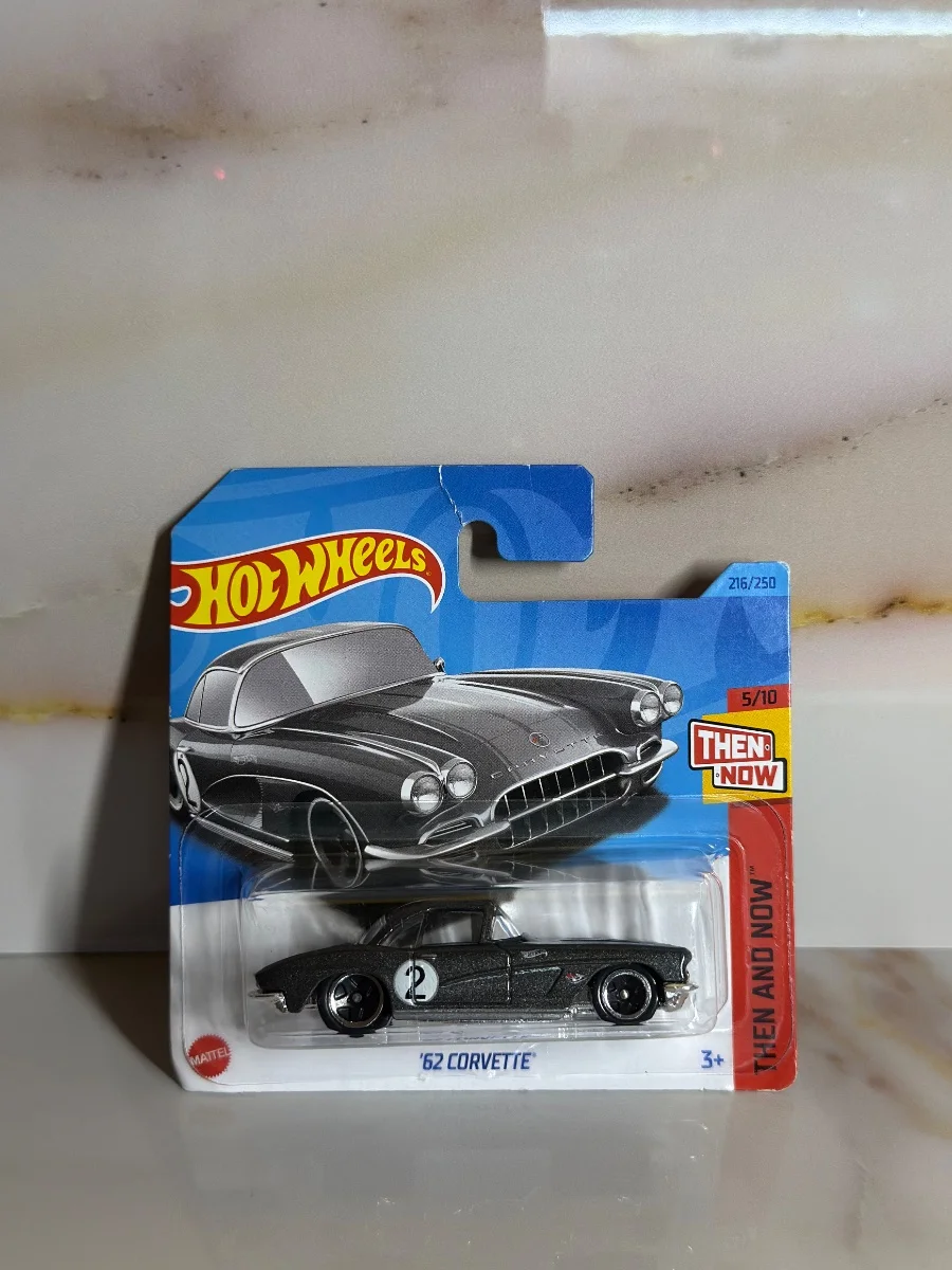 Hot Wheels ‘62 CORVETTE 1:64