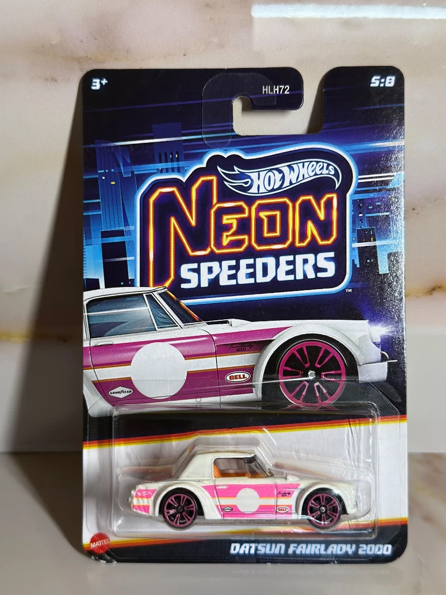 Hot Wheels DATSUN FAIRLADY 2000 1:64