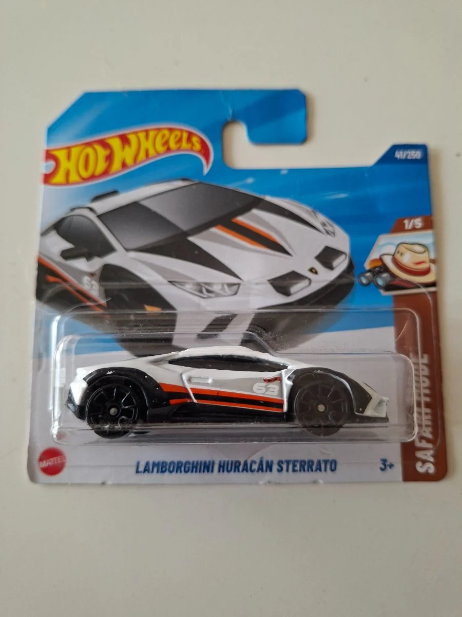 Hot Wheels Lamborghini Huracan Sterarto 1:64
