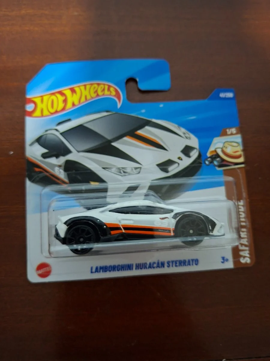 Hot Wheels Lamborghini Huracan Sterarto 1:64
