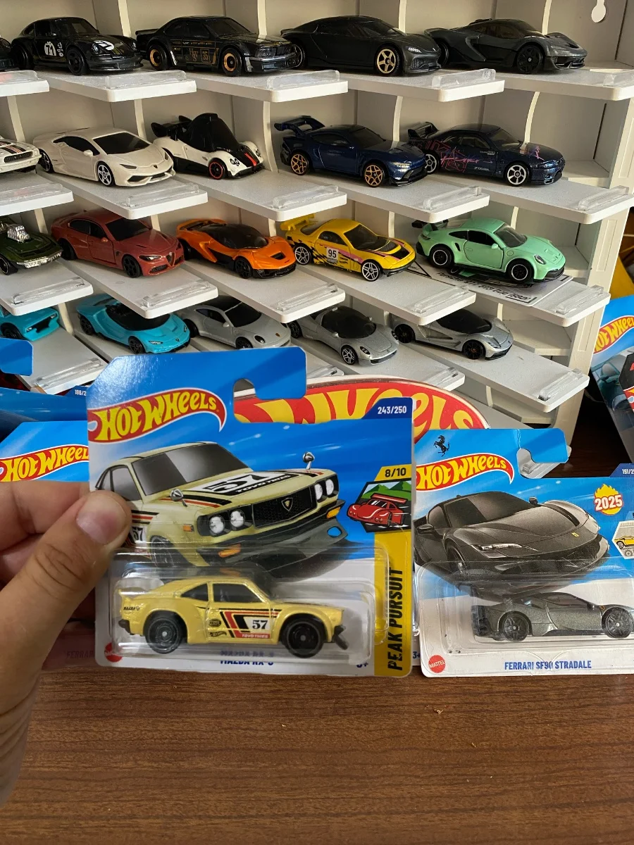 Hot Wheels Mazda rx-3 1:64
