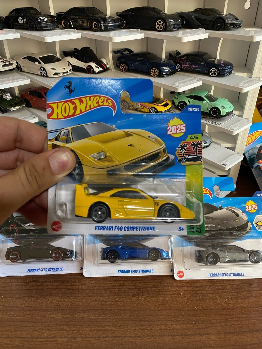 Hot Wheels Ferrari f40 1:64