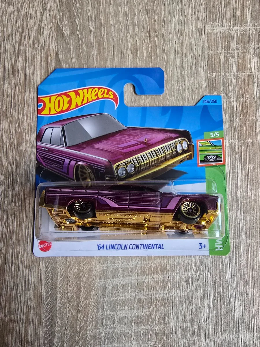 AutoArt 64 LINCOLN CONTINENTAL 1:64