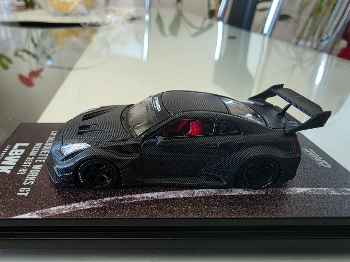 Inno64 LB-SILHOUETTE WORKS GT Nissan 35GT-RR 1:64