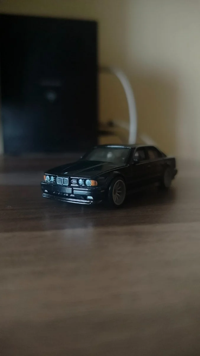 Hot Wheels '91 BMW M5 1:64