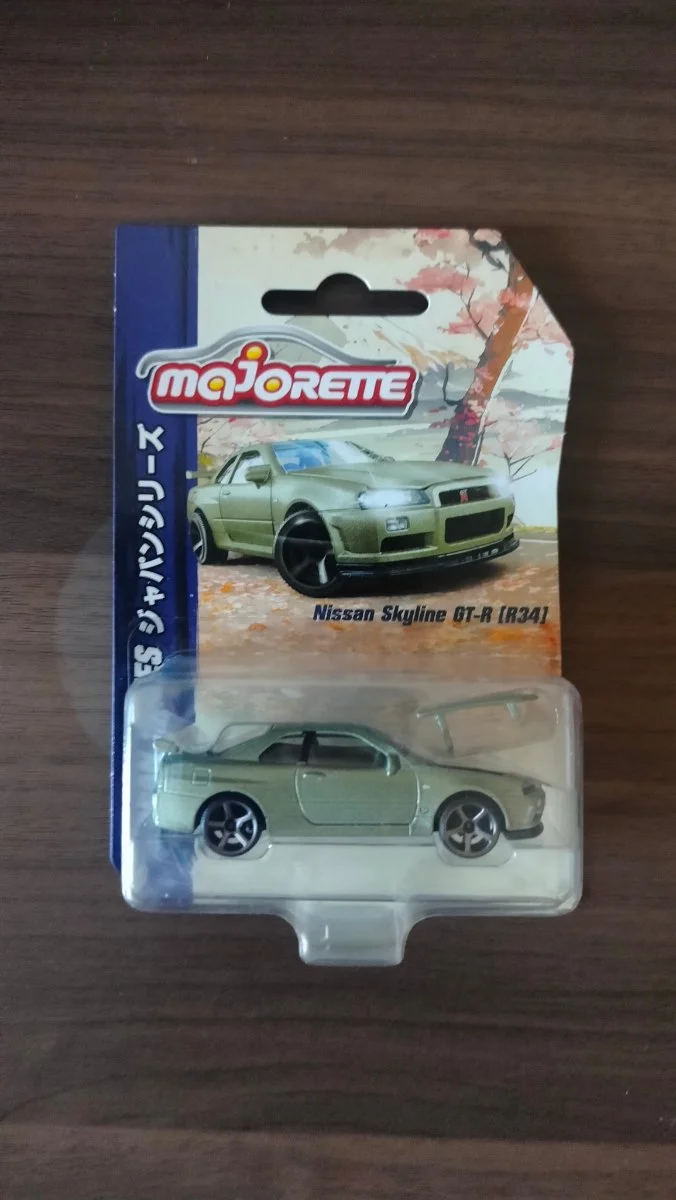 AutoArt Nissan Skyline GT-R R34 1:64