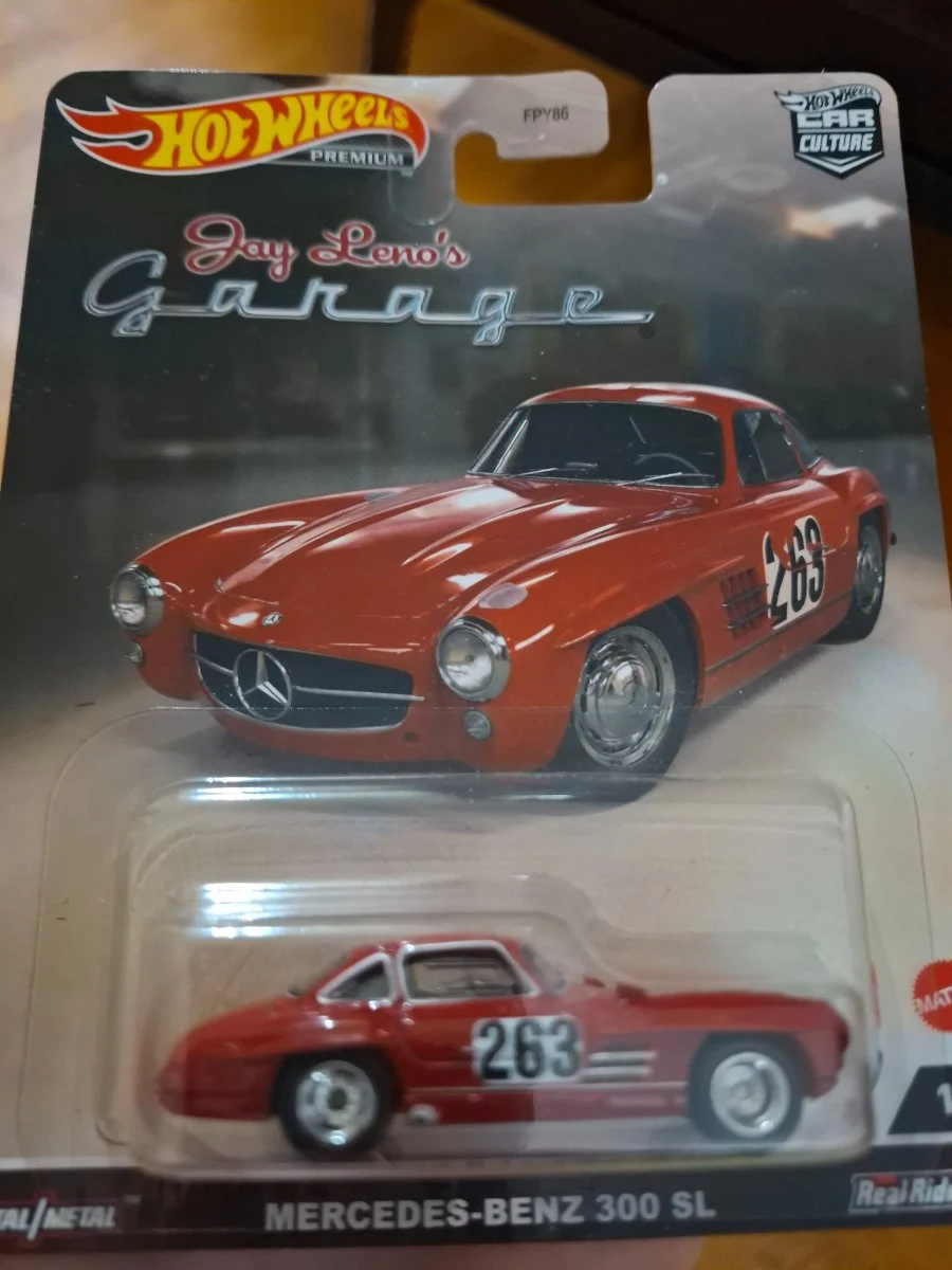 Hot Wheels MERCEDES-BENZ 300SL 1:64